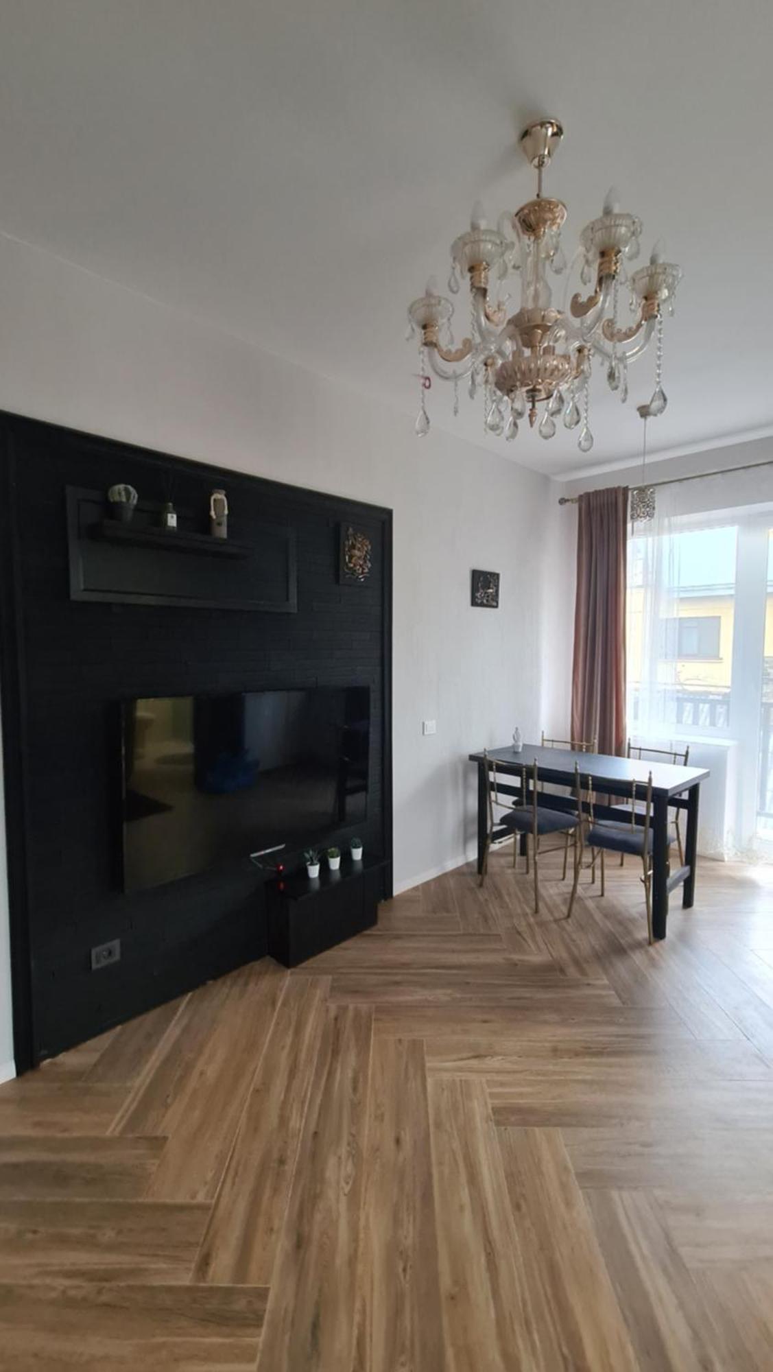 Dp Art Residence - Self Check In Kaunas Phòng bức ảnh
