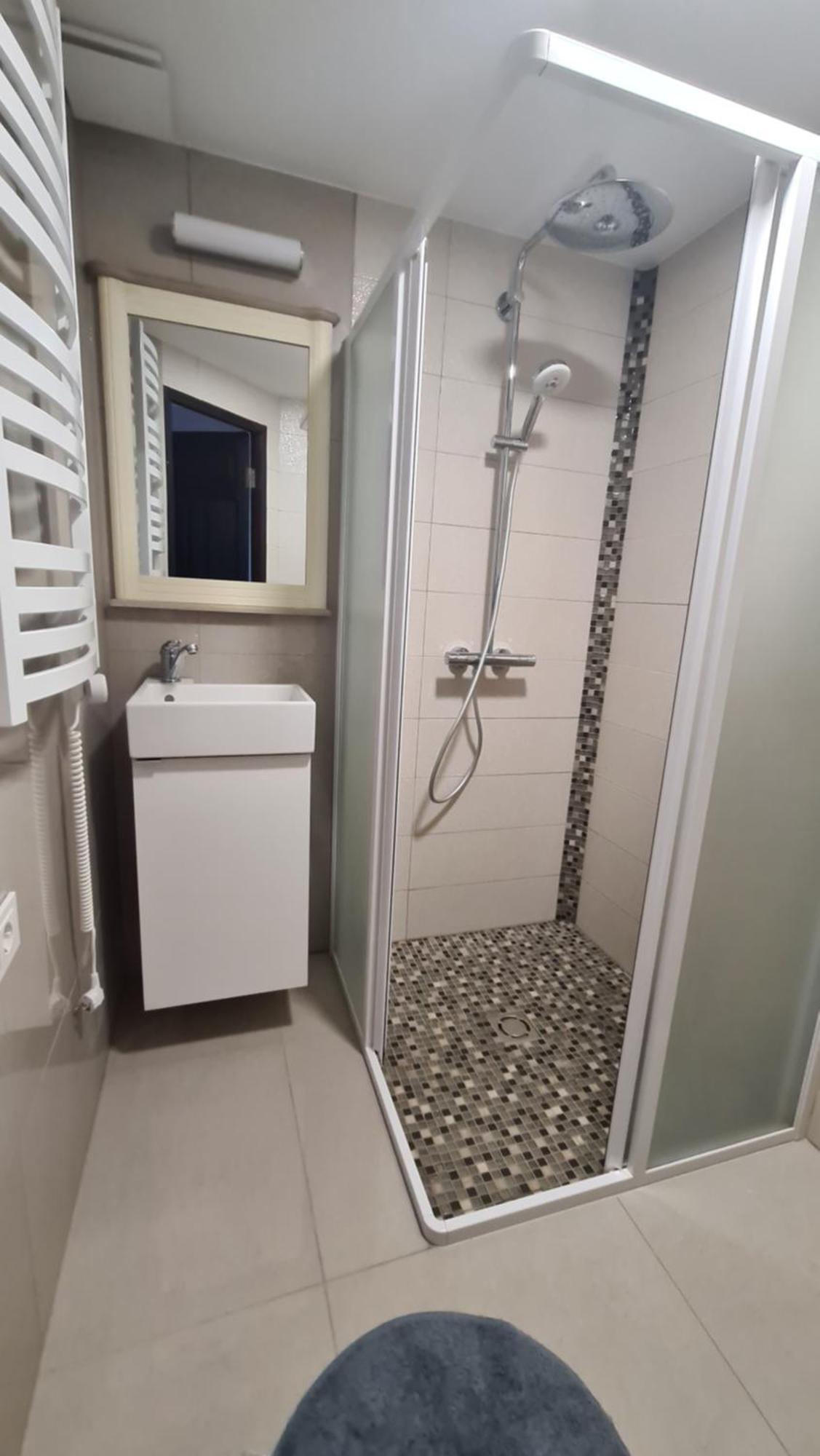 Dp Art Residence - Self Check In Kaunas Phòng bức ảnh