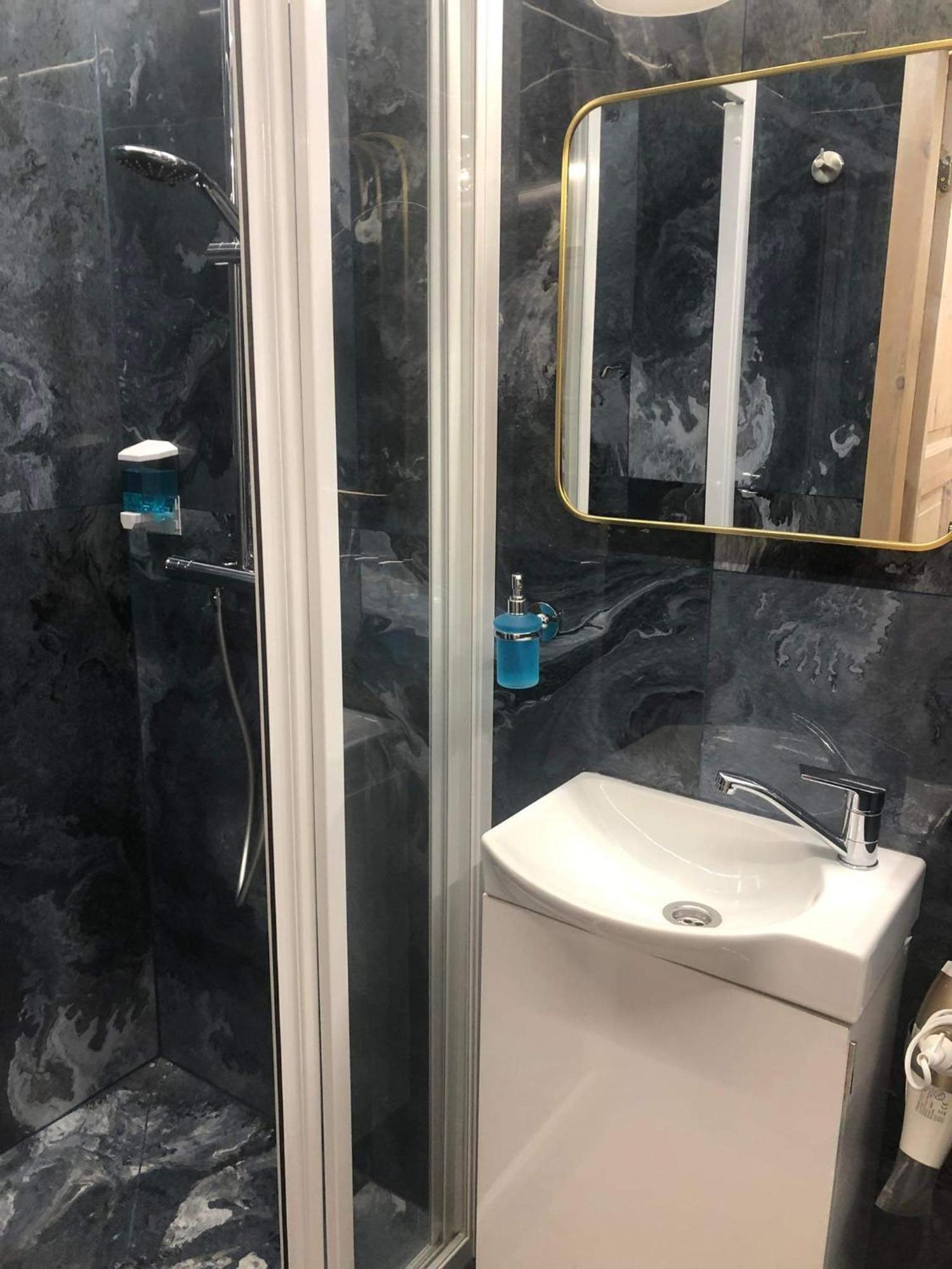 Dp Art Residence - Self Check In Kaunas Phòng bức ảnh